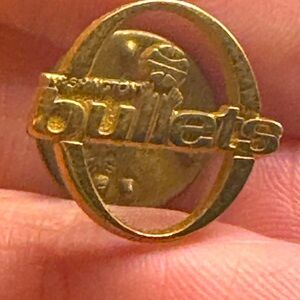 Vintage Washington Bullets basketball team pin